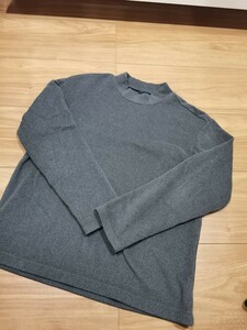 ユニクロ UNIQLO ソフトフリースハイネックTシャツ 長袖 トップス　キッズ130　グレー