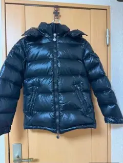 MONCLER 黒 ダウンジャケット フード付き