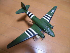 スケール不明　全長約23cm C-47 　ソリッドモデル