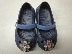 送料無料☆crocs/クロックス◆リナ チャーム フラット キッズ◆キッズサンダル/スリッポン◆C7/15.0ｃｍ＃41215hk266