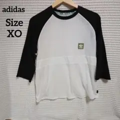 【オシャレ☆人気☆adidas】白　黒　胸元トレフォイルロゴ　サイズXO