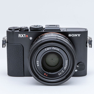 SONY DSC-RX1R 電子ビューファインダー付き　【管理番号008064】