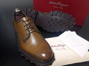 試し履き程度 フェラガモ 7EE Ferragamo カーキブラウン ソフトドレスシューズ 箱付 9657