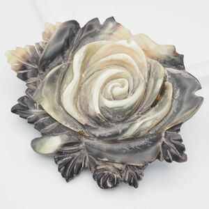 P048 ヴァンドームブティック ブローチ 大ぶり ローズ バラ 薔薇彫刻 デザイン VENDOME BOUTIQUE