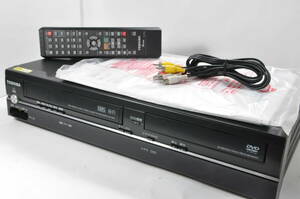 ★新品級★東芝 SD-V800 VHS/DVD一体型ビデオデッキ！説明書 リモ付！【使用感なく非常に綺麗な状態です】