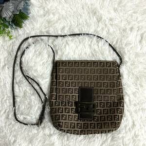 1円～ 1スタ FENDI　フェンディ マンマバケット ズッキーノ FF柄 ショルダーバッグ　(240423-ss-3)