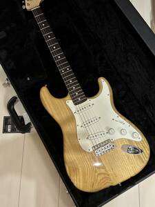 Fender Made in Japan Heritage 70s Stratocaster ハードケース付【美品】