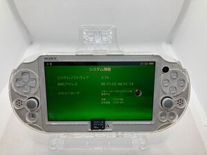 美品　PSVITA2000ホワイト　メモリーカード16GB付き　 SONY ソニー プレイステーションポータブル