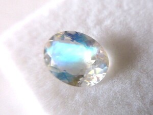 マダガスカル産　レインボームーンストーン　オーバル形　ルース１点　約1.5ct　#0122