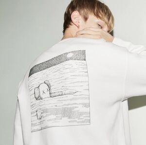 新品未使用 XLサイズ UNIQLO x KAWS カウズ スウェットクルーネック Off white 長袖シャツ