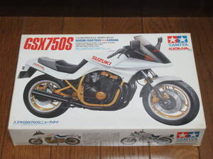 ☆タミヤ　スズキ　ＧＳＸ７５０Ｓ　ニューカタナ　刀　小鹿タミヤ　1/12　TAMIYA SUZUKI GSX750S new KATANA☆