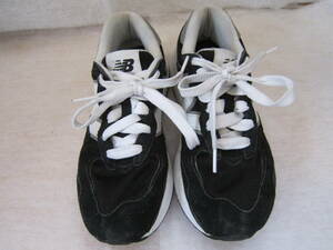 NEW BALANCE（ニューバランス）（M574CB）　黒/白/銀 　23.5㎝ D　US5.5　　2021年製　　　BIG「N」マーク　　　ok2406A