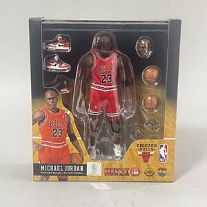 MAFEX No.100 メディコムトイ マイケルジョーダン フィギュア CHICAGO BULLS 未開封 エアジョーダン１・６・11 バスケット B4