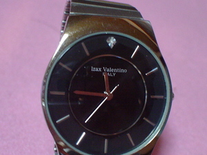 珍品　デザイン　IZAX　VALENTINO　ITALY　腕時計　薄型　ブラック