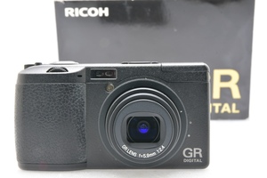 美品 RICOH GR DIGITAL / GR LENS 5.9mm F2.4 リコー コンパクトデジタルカメラ 箱・充電器付 ■30021