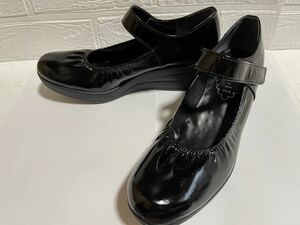 新品☆コンフォートパンプス　レディース靴　女性用靴　サイズ24cm ウェッジソール　ブラック　ヒール