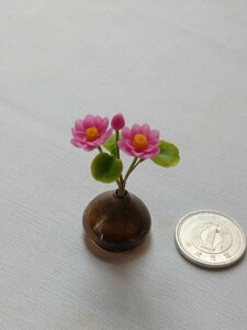 mame　ミニチュア　蓮　ハス　Lotus　濃いピンク　樹脂粘土 リカちゃん　シルバニア　リーメント　miniature flower