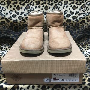 アグ ★クラシック　ミニ★22センチ　UGG CLASSIC ムートンブーツ