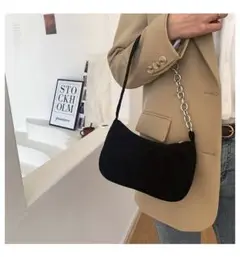 【残り1点】ハンドバッグ　黒　女性　シンプル　鞄　新品　コーデュロイ　チェーン