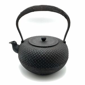 m1024601-46 鉄瓶 鉄茶器 工芸品 骨董 骨董品 アンティーク 年代物 あられ模様 年代物煎茶道具 湯沸かし 骨董品 茶道具 鉄器 骨董品