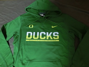 激レア Nike社製 機能素材【THERMA-FIT】USカレッジ オレゴン大学ダックス【OREGON DUCKS】ロゴプリント プルオーバーパーカーUS XL GREEN