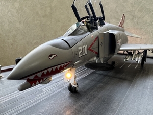 タミヤ　1/48 F-4B ファントムⅡ　サンダウナーズ　【電飾仕様・塗装済み完成品】　TAMIYA　PHANTOMⅡ