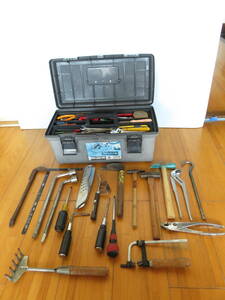 【家庭用工具】道具　工具　色々　ツールボックス　道具箱　ハンマー　ペンチ　スパナなど色々　名称不明道具あり