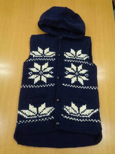 半額以下！ 定価 ¥46,000 CANADIAN SWEATER カナディアンセーター フード付きフロントボタンカウチンベストウール:NAVY Size: 38