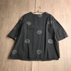 100円スタート○ Naflat 刺繍デザイン　リネンブレンド　ブラウス　横幅ゆったり　体型カバー　LL