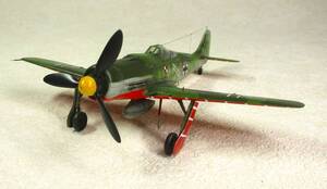  ドイツ空軍 フォッケウルフ ＦＷ１９０Ｄ－９ ＪＶ４４ Ｒｅｄ１ １９４５／４　ザクセルベク少尉機 タミヤ1/７２完成品 