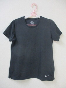 ナイキ　ＮＩＫＥ　ＤＲＩ－ＦＩＴ　レディース　Ｔシャツ　Ｌサイズ　１６５/８８Ａ　黒　シルバー・ロゴプリント　刺繍