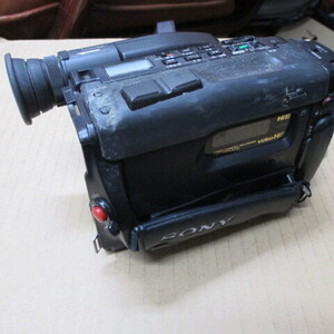 SONY CCD-TR705 Handycam VideoHi8 ビデオカメラ 動作未確認 ジャンク品 (C-７)