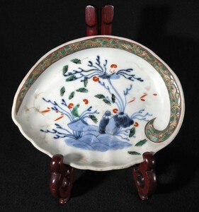 古伊万里 染付 金彩 色絵 花唐草文 海藻図 貝形 17cm 変形皿 b-40a3029-ca