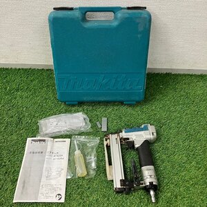 【現状品】『12-371』makita マキタ　エアタッカ 4mmタイプ　AT425A 説明書・ケース付き