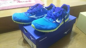 MIZUNOウェーブエキデン24.0センチです。2回くらい使用のものです。ソールの減りはあまり感じられません。