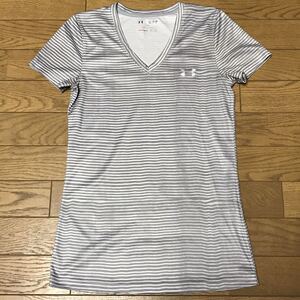 UNDER ARMOUR WOMEN’S HEATGEAR SHORT SLEEVE T-SHIRTS size-XS(着丈61身幅39)) 中古(美品) 送料無料 NCNR