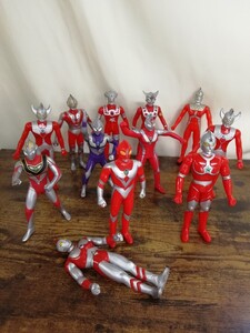 g_t D251　バンダイ　当時物　ウルトラマン　ソフビフィギュア　まとめ売り　ゼアス　ジョーニアスなど　円谷プロ　中古