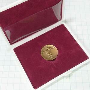 送料無料)1967 ユニバーシアード 東京大会 記念メダル A10502
