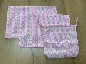 SALE ! ハンドメイド☆小学校ランチョンマット（２枚）＆給食袋　40×60センチ（3）☆入学準備・ピンク・花