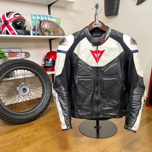 ☆DAINESE ダイネーゼ G.AVRO C2 PELLE レザージャケット ブラック/52（XL相当） ◆バイク シングルライダース スポーツ レーシング