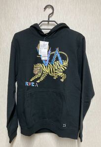 RVCA プリント　パーカー