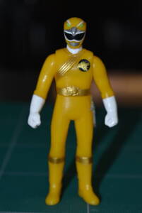 Qo103 VTG Bandai Power Rangers Wild Force Yellow Ranger Gaoranger GAO Figure Figure 百獣戦隊ガオレンジャー ソフビ 当時モノ