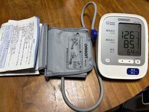 OMRON オムロン 上腕式血圧計 自動血圧計 HEM-8721