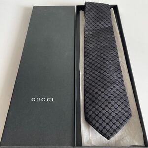 グッチ（GUCCI）黒Gロゴ格子柄ネクタイ