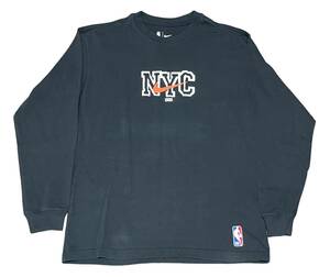 NIKE ナイキ × KITH キスNEW YORK KNICKS【DA1634-010】ロゴプリント カットソーサイズ：Sブラック