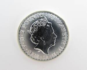 良品 2022 イギリス BRITANNIA ブリタニア銀貨 純銀 FINE SILVER 1オンス 2ポンド エリザベス2世 硬貨 貨幣 直径38.5㎜ 重さ31.2g S1 