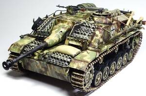 1/35　ドイツⅢ号突撃砲G型（後期型）塗装済み完成品