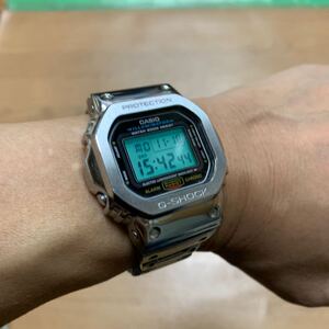 フルメタル CASIO カシオG-SHOCK GショックDW-5600E カスタム 本体付き デジタル腕時計 ステンレス シルバーベゼル＆ベルト 中古