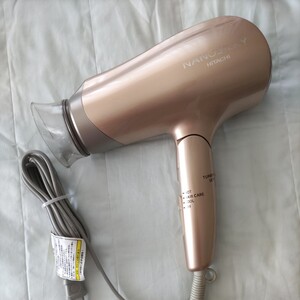 髪　美容　ヘアドライヤー　HITACHI NANOSILKY 　HD-N700 1200w