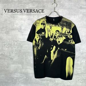 『VERSUS VERSACE』ヴェルサーチ (M) フォトプリント Tシャツ